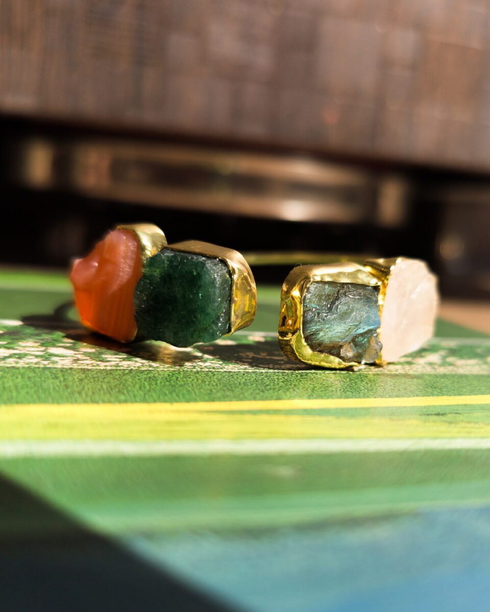 Labradorite gemstone gold plated adjustable bracelet, handmade with a raw, natural aesthetic. Ideal for special occasions. Add a touch of elegance to your look today