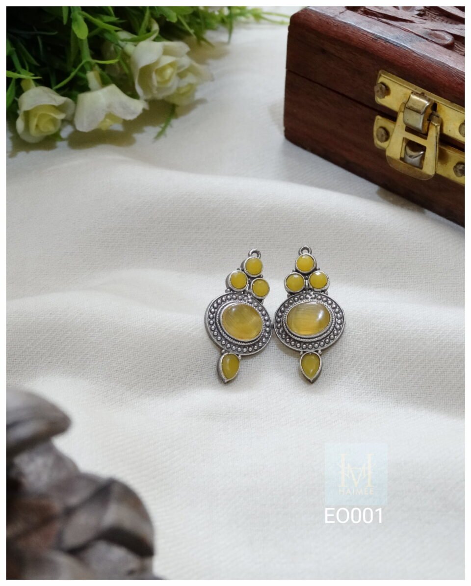 daily wear silver oxydized small studs with monalisa stones.