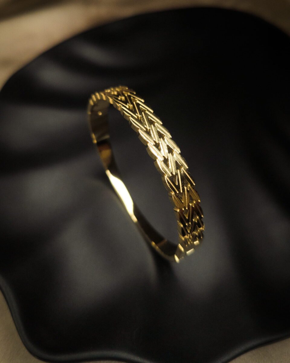 Timeless Elegance: Premium Gold Plated Anti Tarnish Bracelet